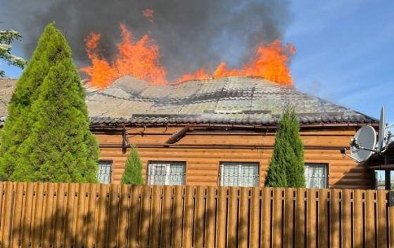 Росіяни обстріляли Нікополь: загорівся будинок, є жертви та поранені (фото) 11 rosijani obstriljali nikopol zagorivsja budinok ye zhertvi ta poraneni foto 306df48 scaled China Way