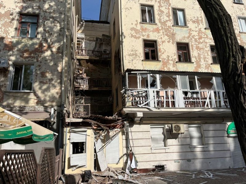 Росіяни обстріляли Нікополь: загорівся будинок, є жертви та поранені (фото) 7 Росіяни обстріляли Нікополь: загорівся будинок, є жертви та поранені (фото)