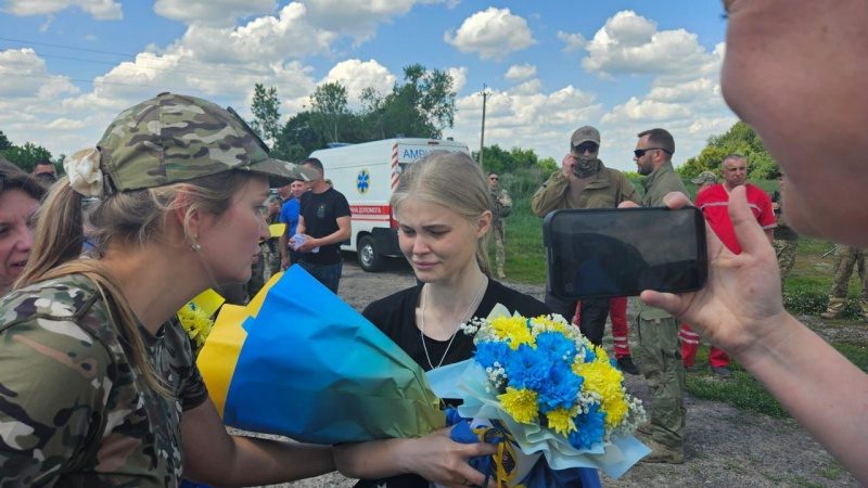 Україна повернула 71 захисника і чотирьох цивільних із полону РФ 4 Україна повернула 71 захисника і чотирьох цивільних із полону РФ