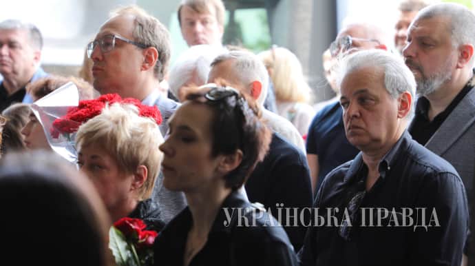 В Киеве попрощались с основателем ''Интерфакс-Украина'' Александром Мартыненко 4 В Киеве попрощались с основателем ''Интерфакс-Украина'' Александром Мартыненко