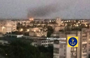 В окупованому Бердянську після вибуху спалахнула пожежа 4 В окупованому Бердянську після вибуху спалахнула пожежа