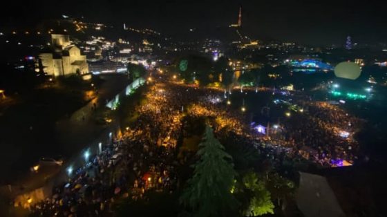 v tbilisi tysjachi ljudej protestujut protiv zakona ob inoagentah 33f381b scaled China Way