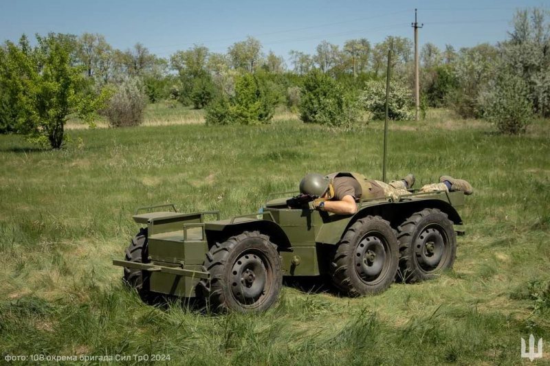 ЗСУ провели випробування наземних дронів. Що про них відомо (фото) 3 ЗСУ провели випробування наземних дронів. Що про них відомо (фото)