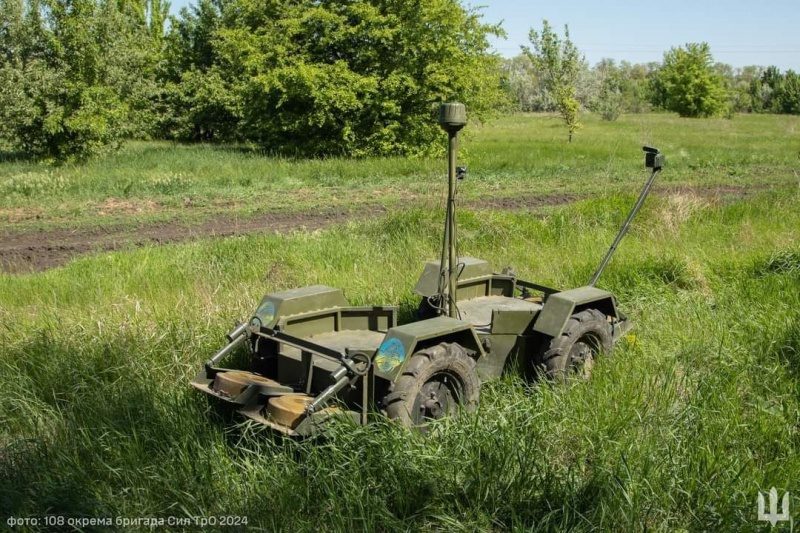 ЗСУ провели випробування наземних дронів. Що про них відомо (фото) 8 ЗСУ провели випробування наземних дронів. Що про них відомо (фото)