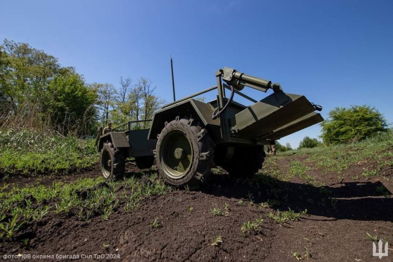 ЗСУ провели випробування наземних дронів. Що про них відомо (фото) 2 ЗСУ провели випробування наземних дронів. Що про них відомо (фото)