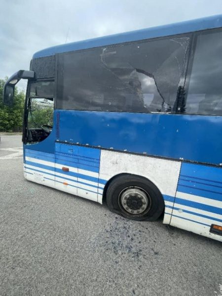 Окупанти атакували дронами авто поліції та автобус з пасажирами у Куп'янську (фото)