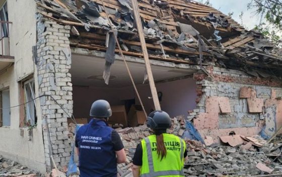РФ завдала авіаударів по двом селам в Харківській області, є жертва і пошкоджені будинки 1 rf zavdala aviaudariv po dvom selam v harkivskij oblasti ye zhertva i poshkodzheni budinki dc74ec0 scaled China Way