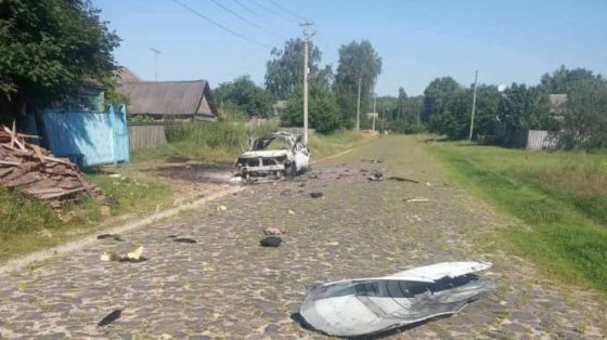 Россияне FPV-дроном атаковали авто полицейских на Сумщине, есть раненый 4 rossijane fpv dronom atakovali avto policejskih na sumshhine est ranenyj e754332 scaled China Way