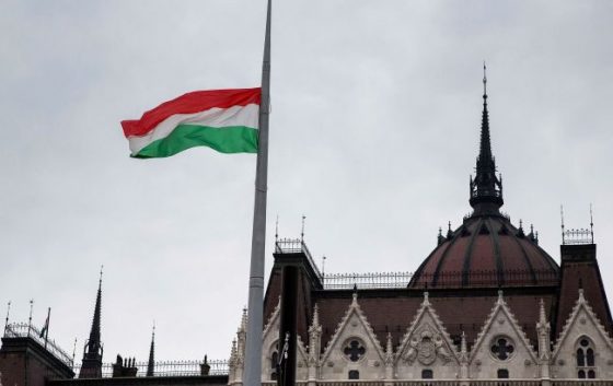 ukrayinci v ugorshhini zmozhut otrimati posvitki na prozhivannja iz prostrochenimi pasportami da017f6 scaled China Way