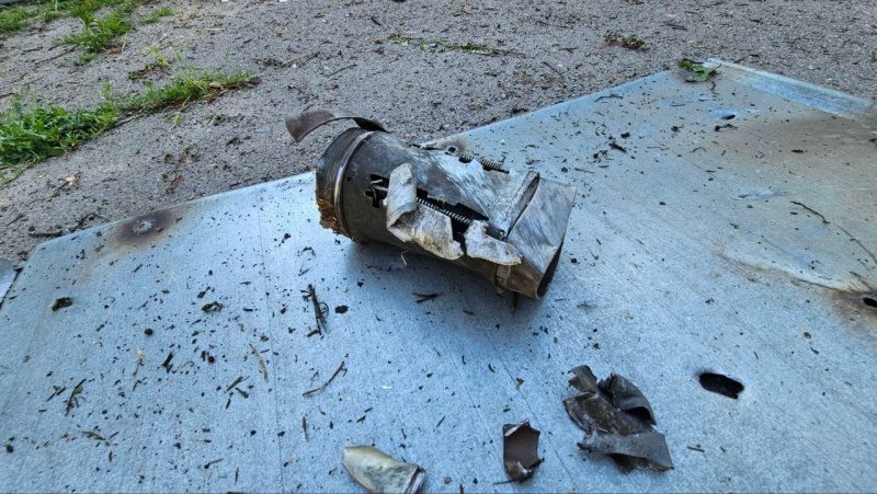 В Херсоні всю ніч лунали вибухи: окупанти обстріляли лікарню, почались пожежі