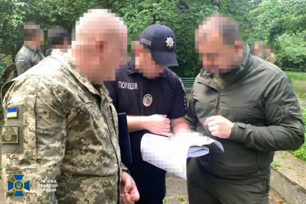 В Киеве проводят мероприятия по безопасности: проверяют документы, осматривают авто и офисы − СБУ 2 В Киеве проводят мероприятия по безопасности: проверяют документы, осматривают авто и офисы − СБУ
