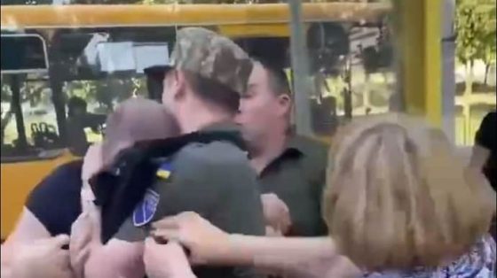 В ТЦК объяснили силовое задержание мужчины в Днепре: Пытались удержать от преступления 1 v tck objasnili silovoe zaderzhanie muzhchiny v dnepre pytalis uderzhat ot prestuplenija 96cd8c4 scaled China Way