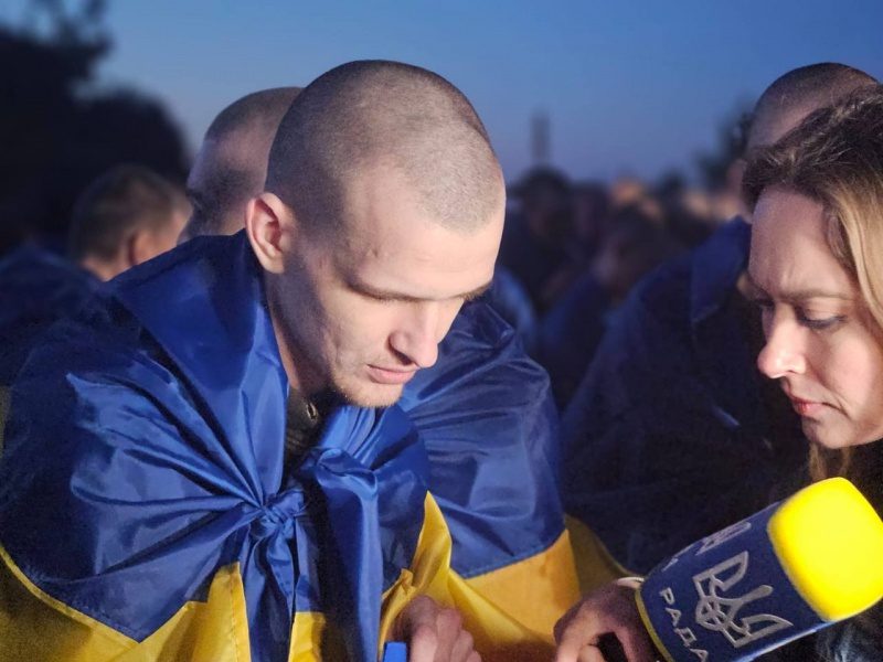 Захисники Маріуполя і не лише. Україна повернула з російського полону 90 воїнів 5 Захисники Маріуполя і не лише. Україна повернула з російського полону 90 воїнів