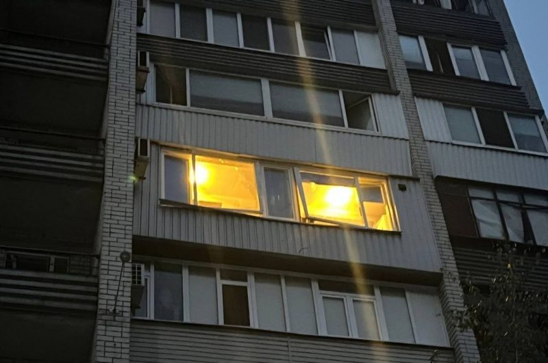 Ракетний удар по Дніпру: постраждали 7 людей, пошкоджені супермаркет і будинки