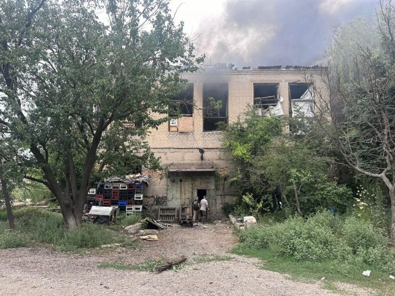 Росіяни скинули два КАБи на підприємства в Селидовому: є загиблі та поранені