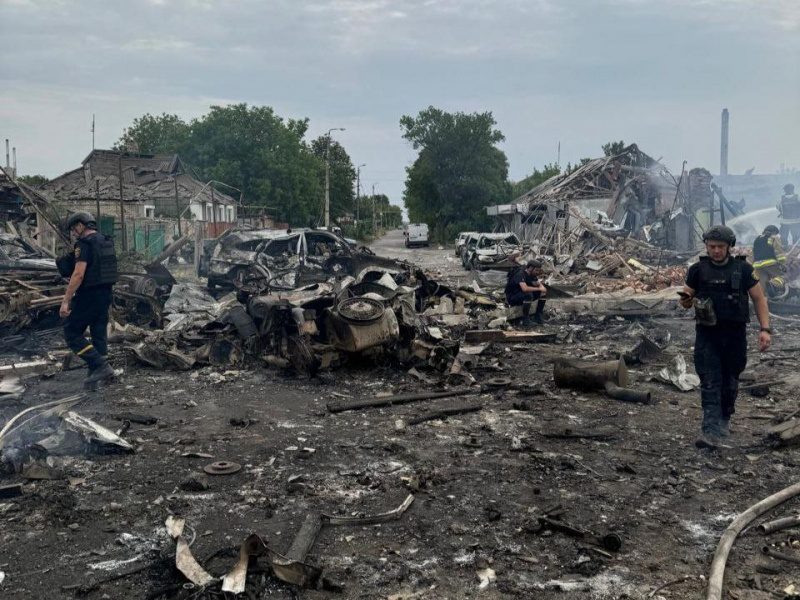 Росіяни скинули два КАБи на підприємства в Селидовому: є загиблі та поранені