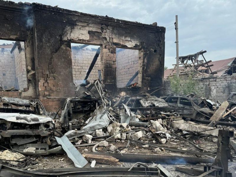 Росіяни скинули два КАБи на підприємства в Селидовому: є загиблі та поранені