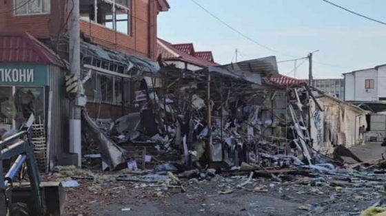 Россияне утром ударили по рынку и бизнес-центру в Херсоне, есть разрушения – ОВА 3 rossijane utrom udarili po rynku i biznes centru v hersone est razrushenija ova 099d284 scaled China Way