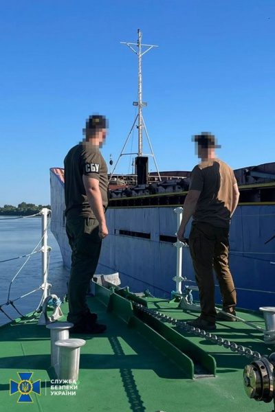 СБУ затримала капітана вантажного корабля Африки, який вивозив з Криму українське зерно