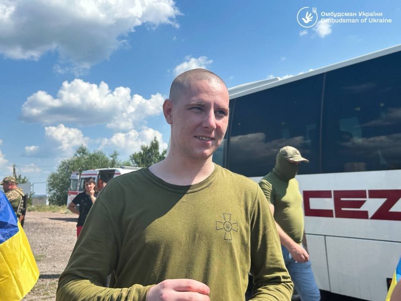 Україна повернула з російського полону 95 захисників 6 Україна повернула з російського полону 95 захисників