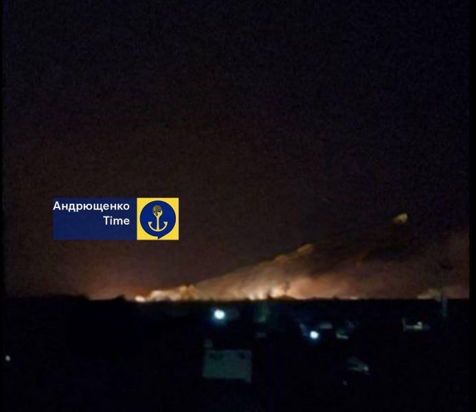 В окупованому Маріуполі пролунали вибухи. Місто частково знеструмлене