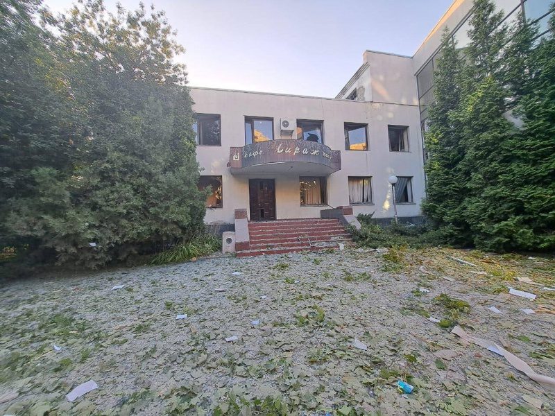 З'явилися фото наслідків ракетного обстрілу Харкова