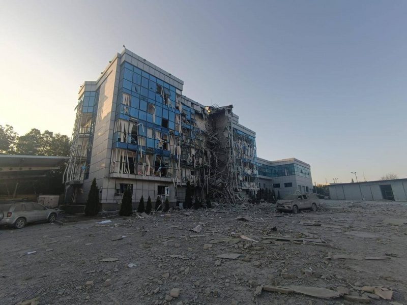 З'явилися фото наслідків ракетного обстрілу Харкова