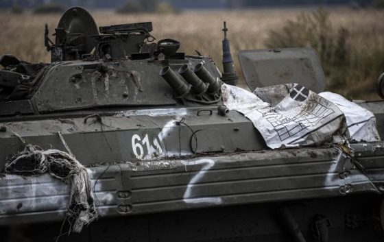 ЗСУ подвійним ударом знищили російський "танк-черепаху" на півдні (відео) 1 zsu podvijnim udarom znishhili rosijskij tank cherepahu na pivdni video ef5c541 scaled China Way