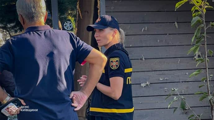 Атака на Киевщину: обломки сбитых целей разрушили и повредили дома 