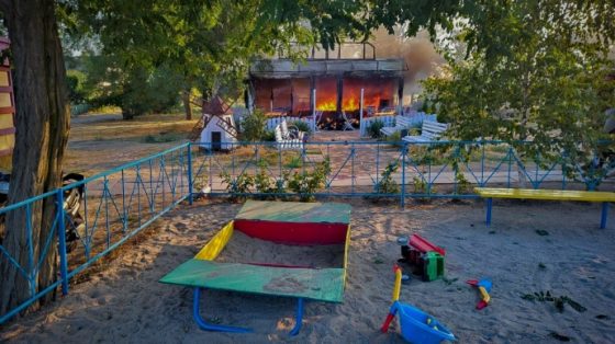 Обстрел Россией кафе в Запорожской области: 6 детей находятся в больнице, двое в тяжелом состоянии 3 obstrel rossiej kafe v zaporozhskoj oblasti 6 detej nahodjatsja v bolnice dvoe v tjazhelom sostojanii d7372d5 scaled China Way