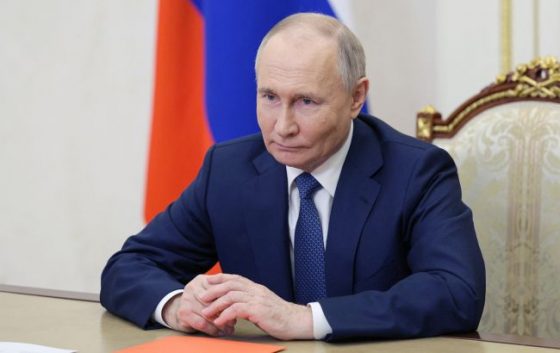 Путін вирішив "підтримати" мешканців Курської області на тлі боїв: їм виплатять по 100 доларів 4 putin virishiv pidtrimati meshkanciv kurskoyi oblasti na tli boyiv yim viplatjat po 100 dolariv d4c79ec scaled China Way