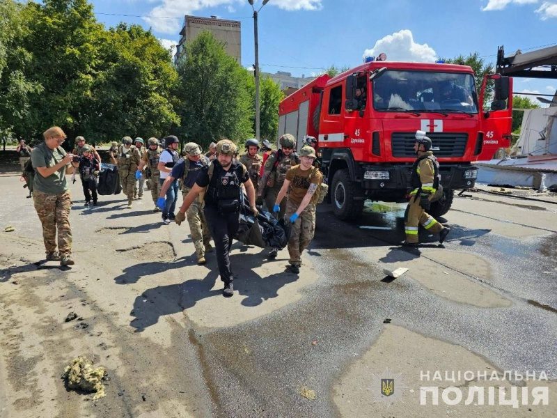 РФ вдарила ракетою Х-38 по ТЦ у Костянтинівці: все, що відомо про наслідки