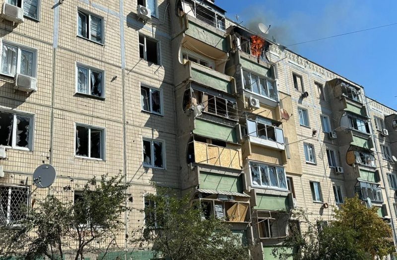 Росіяни артилерією обстріляли Нікополь, є руйнування та загиблі 3 Росіяни артилерією обстріляли Нікополь, є руйнування та загиблі