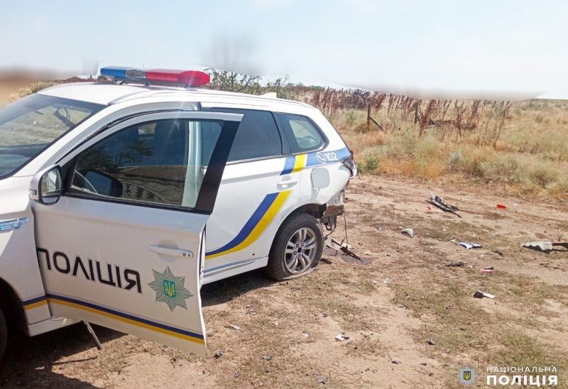 Росіяни атакували авто поліції у Миколаївській області: постраждали троє патрульних 2 Росіяни атакували авто поліції у Миколаївській області: постраждали троє патрульних
