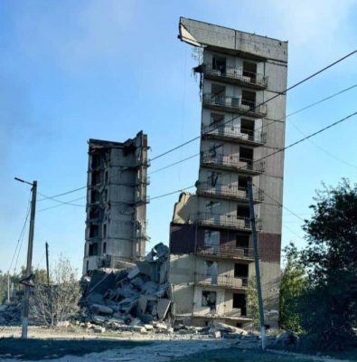 Россияне попали по 9-этажке в Мирнограде, один погибший четверо раненых - ОВА 