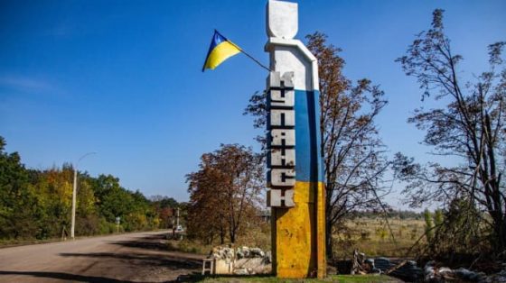 rossijane sbrosili kab po centru kupjanska povrezhdena gorodskaja administracija est ranenye 0d12e6e scaled China Way