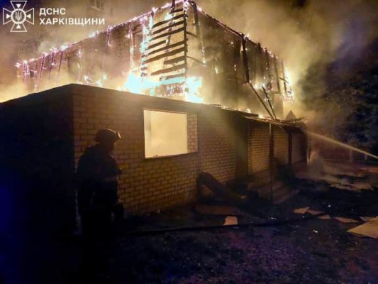 Россияне вечером и ночью обстреляли Купянщину: горели дома, есть пострадавшие  