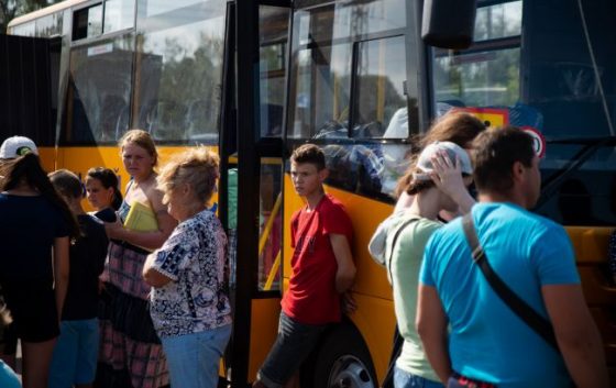 u doneckij oblasti primusovo evakujujut shhe ponad 700 ditej ova 402de04 scaled China Way