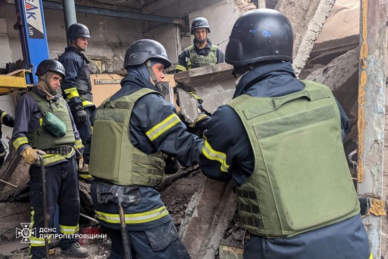 У Кривому Розі вже вісім постраждалих після атаки РФ, фото наслідків