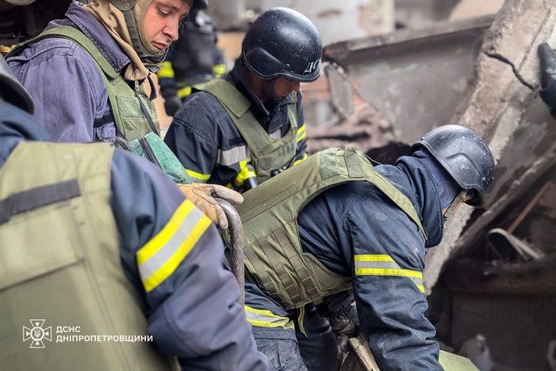 У Кривому Розі вже вісім постраждалих після атаки РФ, фото наслідків