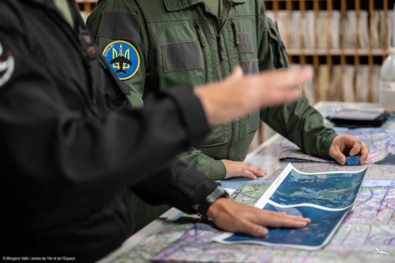 Франція завершила навчання першої групи українських пілотів на літаках Alphajet 2 Франція завершила навчання першої групи українських пілотів на літаках Alphajet