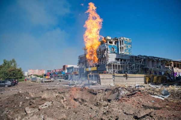 Из-за повторного удара по Харькову пострадали врачи и спасатели 