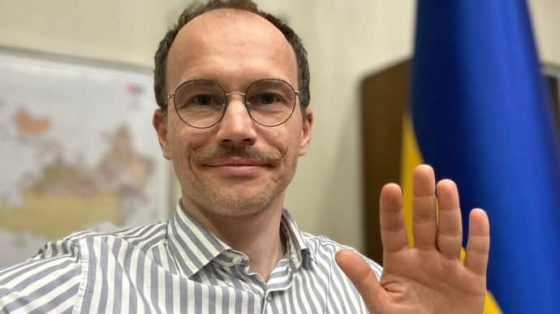 Малюську в Раде встретили аплодисментами и... уволили 1 maljusku v rade vstretili aplodismentami i uvolili e49d69a scaled China Way
