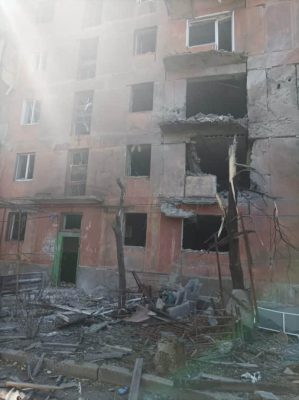 РФ атаковала центр Курахово ''Ураганами'': по меньшей мере 3 погибших и 9 раненых 2 РФ атаковала центр Курахово ''Ураганами'': по меньшей мере 3 погибших и 9 раненых