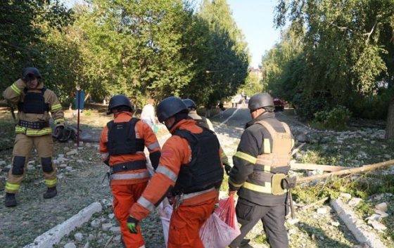 РФ вдарила по пансіонату для літніх людей у Сумах: там перебувало понад 200 осіб, є загиблий 4 rf vdarila po pansionatu dlja litnih ljudej u sumah tam perebuvalo ponad 200 osib ye zagiblij d3f62e8 scaled China Way