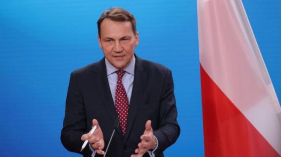 sikorskij prizval ukrainu kak mozhno bystree razreshit eksgumaciju poljakov na volyni 14f198c scaled China Way