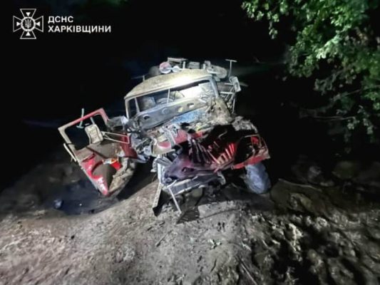 v doneckoj oblasti podorvalos pozharnoe avto raneny 3 spasatelej 8012d3d China Way