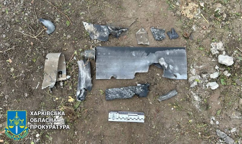 З'явилися фото наслідків нічних авіаударів по Харкову та передмістю 2 З'явилися фото наслідків нічних авіаударів по Харкову та передмістю