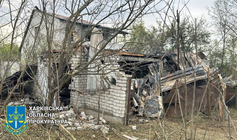 З'явилися фото наслідків нічних авіаударів по Харкову та передмістю 4 З'явилися фото наслідків нічних авіаударів по Харкову та передмістю