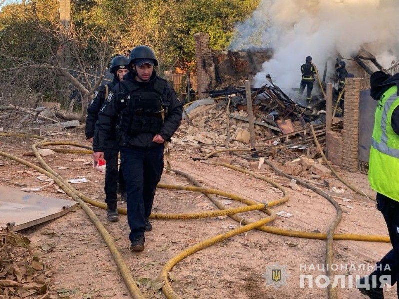 Батько вийшов у двір і врятувався: атака РФ вбила майже цілу родину у Сумах
